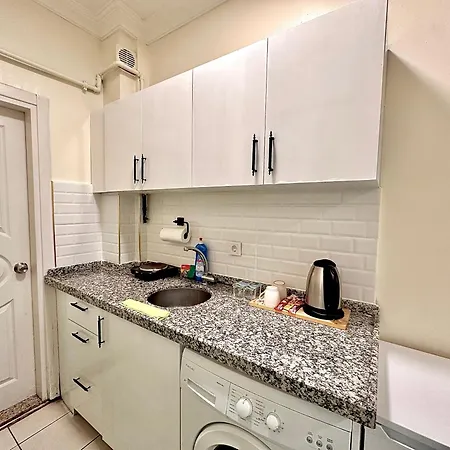 Golden Kent Apart&suites