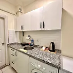 Golden Kent Apart&suites
